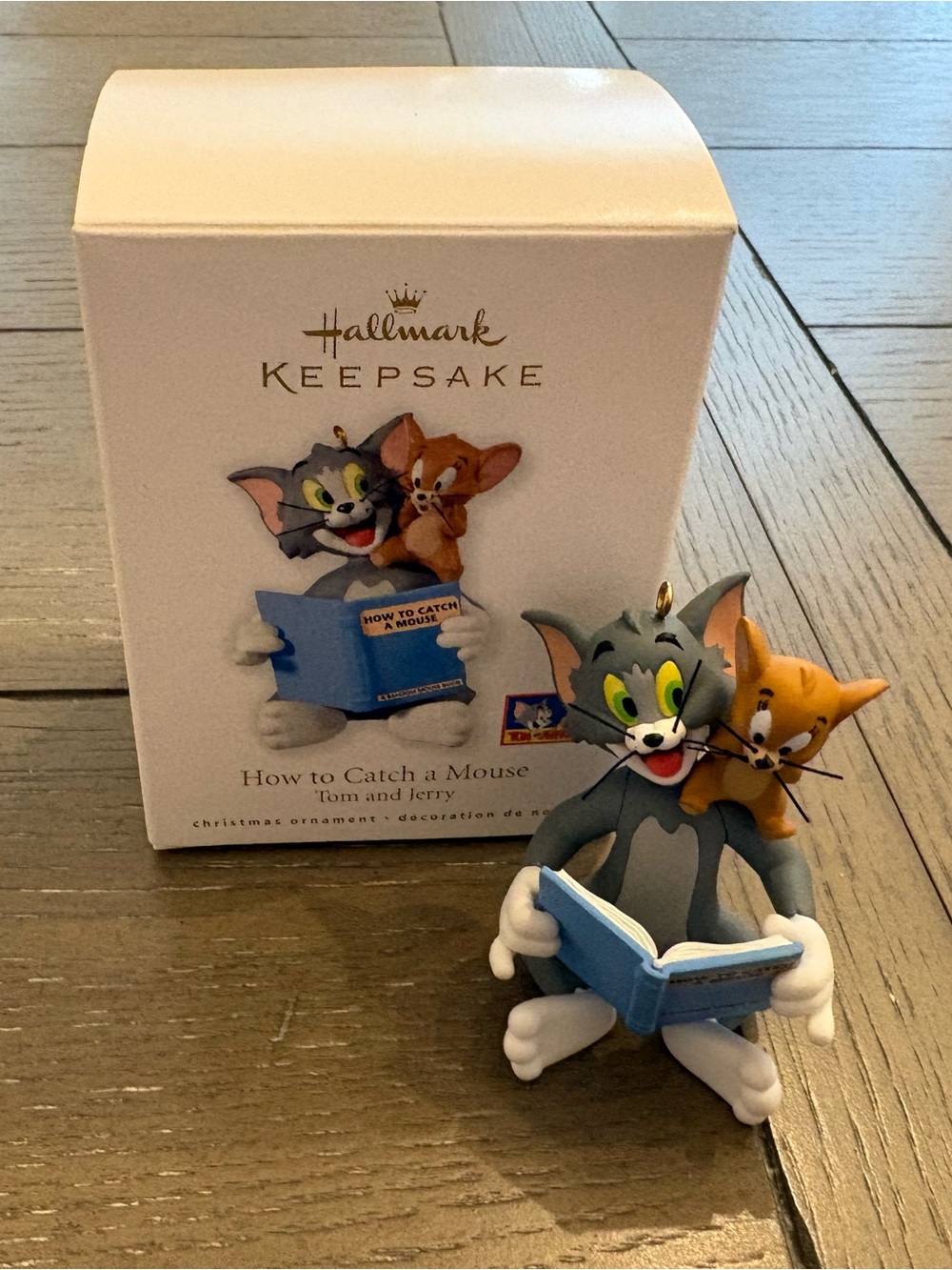 2010 Hallmark Keepsake Tom & Jerry 'How to Catch a Mouse' Ornament